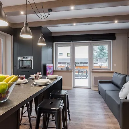 Krzeptowskiego 2 Lägenhet